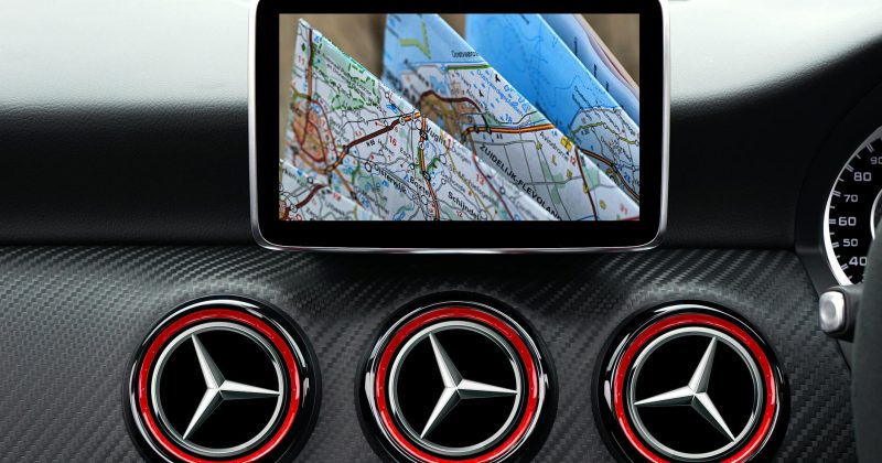 gps device attached on dash board